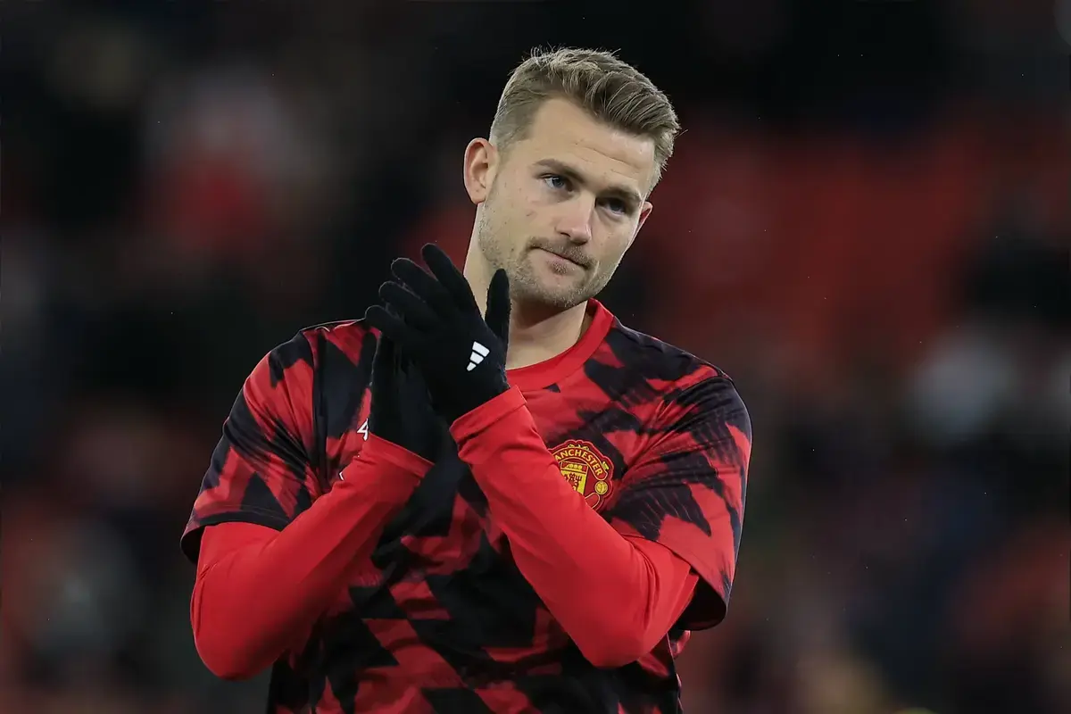 “Satu-Satunya Pilihan Tersisa” – Bintang Man Utd Membuat Keputusan Yang Berarti Dia Bisa Absen Setahun Penuh Sepak Bola