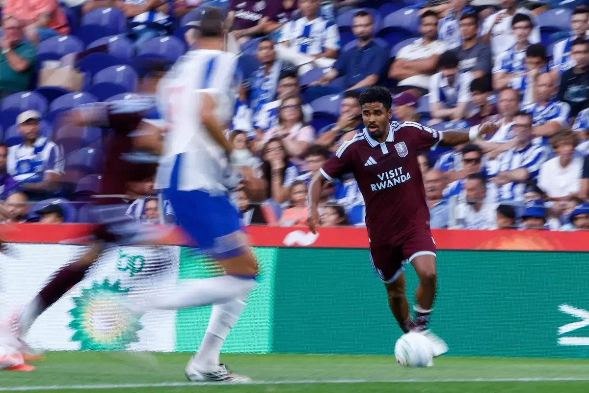 ‘Get It Done! He Is Class!’ ‘This Club Is Just A Total Joke’ Fans React As Man Utd Are Linked With Dutch Defender